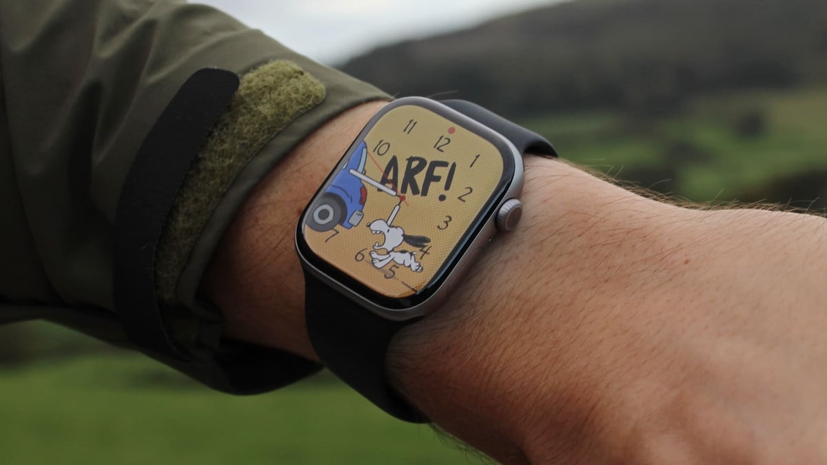apple-watch-series-11-snoopy-watch-face