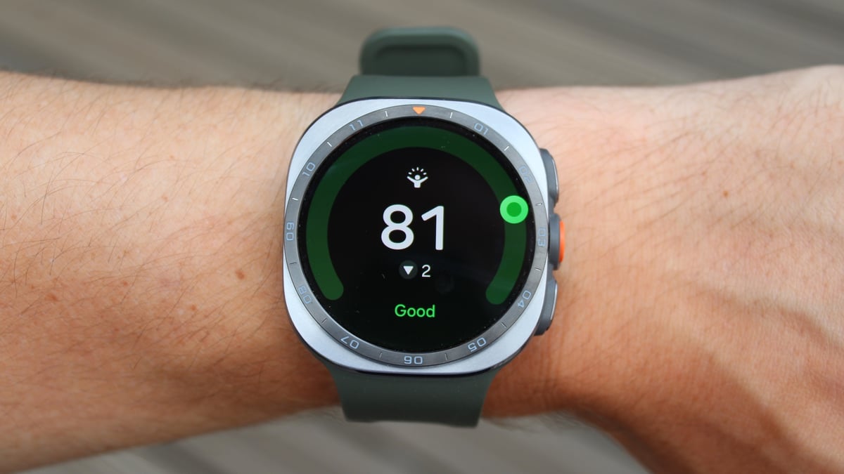 samsung galaxy watch ultra 2 energy score close up