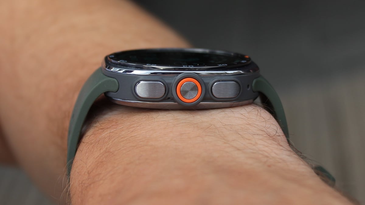 samsung galaxy watch ultra 2 side on