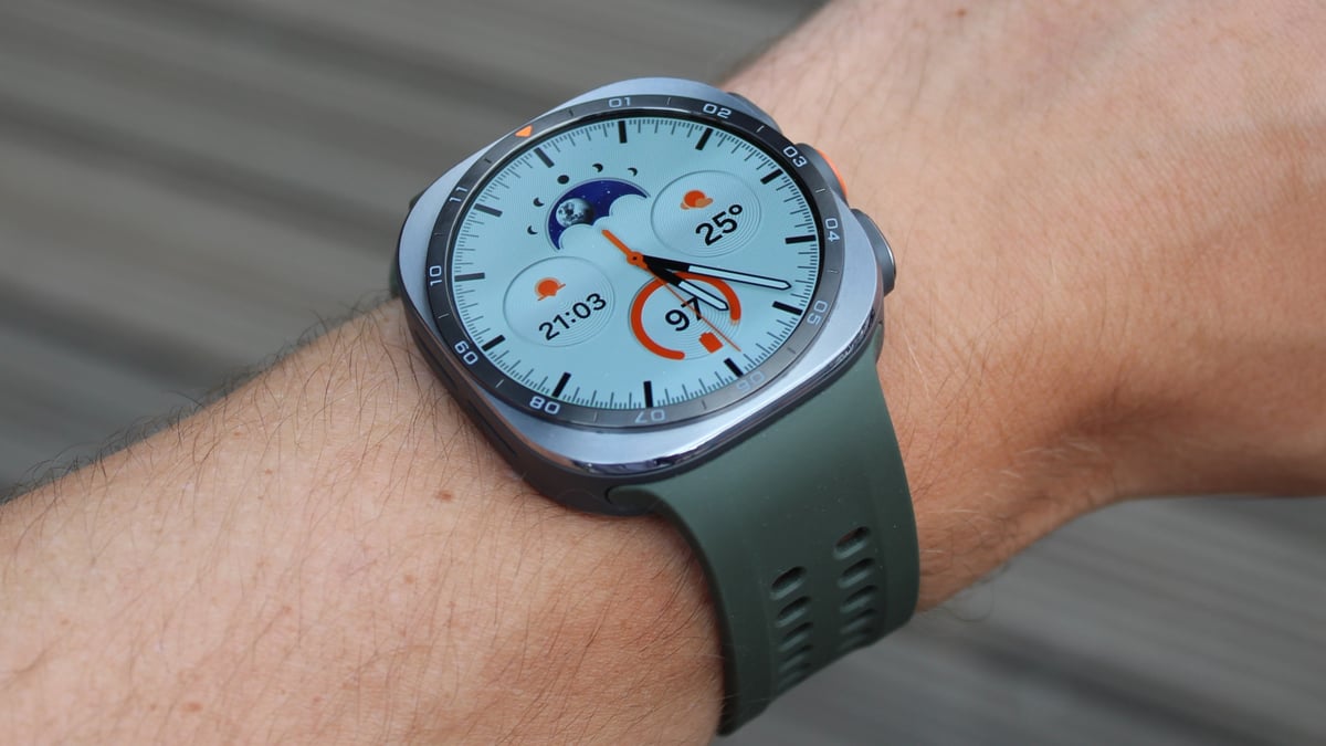samsung galaxy watch ultra 2 watch face wrist
