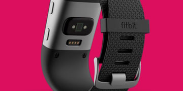 Fitbit heart rate tech 'puts consumers at risk' according to lawsuit scientist