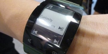 Sharp demoes display tech that could vastly improve smartwatch battery life