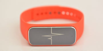 Smartwatches for soldiers: This wearable monitors vital signs of the wounded