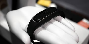 Fuse's wearables cleverly solve the problem with wireless earbuds