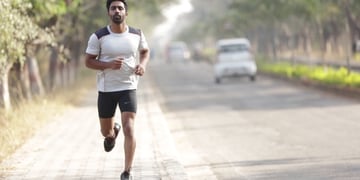 This smart fitness t-shirt will help runners find their way home