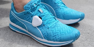Shft IQ coaches runners from the feet and the chest