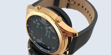 You can now pick up the Samsung Gear S3 Classic in 24K gold