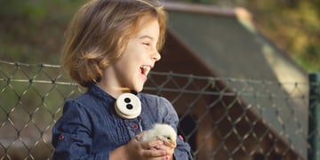 This Benjamin Button clip-on camera uses AI to capture family photos