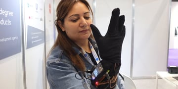 This smart glove that turns sign language into speech could go on sale in 2018