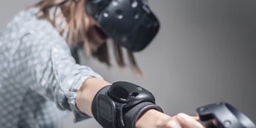 Heat-feeling controllers and VR football: The best of HTC Vive X Demo Day