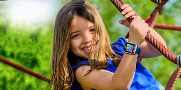 VTech's Kidizoom DX2 smartwatch has two cameras and AR games