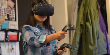 HTC cuts the price of its Vive VR headset package by $200