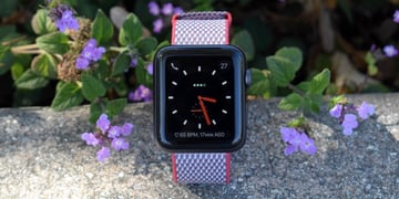 The new watchOS 4 update fixes Apple Watch Series 3's cellular glitch