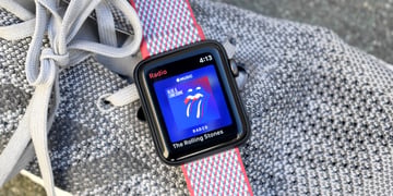 This is what it's like to stream music on the Apple Watch Series 3