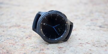 The Samsung Gear S3's new update can extend battery life to 40 days