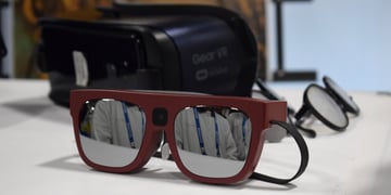 Samsung blinded me at CES, then the Relúmĭno glasses helped me see