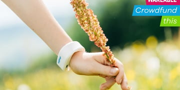 Nopixgo wards off mosquitos by simulating thunderstorm conditions from the wrist