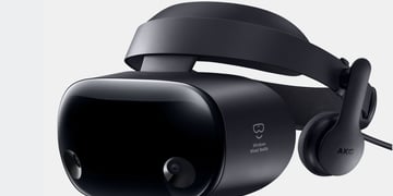 Samsung's new Odyssey+ VR headset battles the screen-door effect