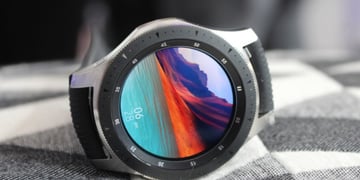 Samsung Galaxy Watch 4G is finally coming to the UK courtesy of EE