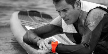 Dial is a smart bracelet that raises the alarm when you're lost out at sea