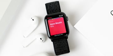 Apple launches free Apple Watch repair program for cracked screens