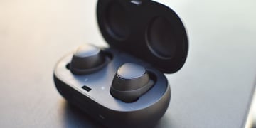 Samsung Bean earbuds show that hearables are coming back