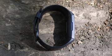 The Fitbit Charge 4 killed the fitness tracker – now it needs to up its smartwatch game