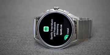 Spotify offline streaming on Wear OS: What's the story (yawning) glory?