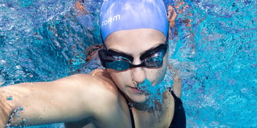 Finis Smart Goggles vs Form Swim Goggles: Rule the pool