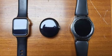 Google Pixel Watch left in restaurant gets snapped next to the Apple Watch
