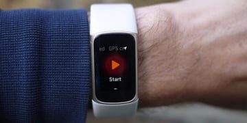 Fitbit Charge 5 update will help reunite you with your lost phone