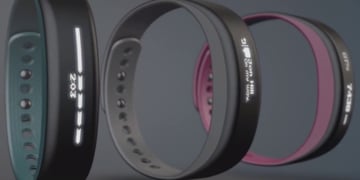 Garmin Vivosmart one-ups Sony with awesome curved OLED display