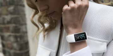 Polar A360 heart rate tracking band blends fitness and notifications