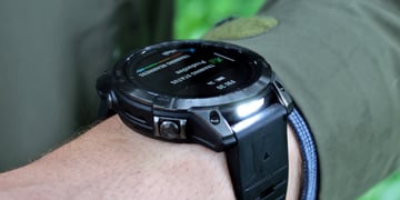 How to use the flashlight on your Garmin watch