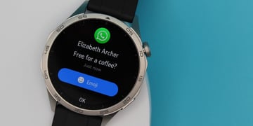 Using WhatsApp on the Huawei Watch GT 4