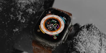 Smartwatch shipments rebound as Apple soars
