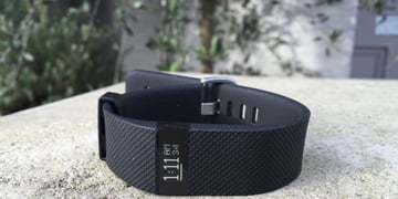 Fitbit updates Surge and Charge HR with automatic exercise detection