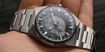 Do luxury watchmakers have the stones to go smart?