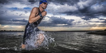 Garmin Forerunner 920XT boasts triathlon training and smartwatch skills
