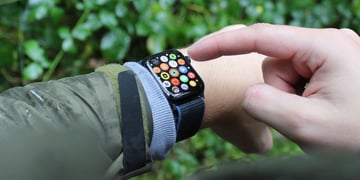 apple-watch-se-2-on-wrist