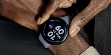 google-pixel-watch-4-moonstone