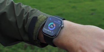 apple-watch-series-11-sleep-score-green-jacket