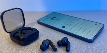 galaxy-buds-4-pro-out-of-case