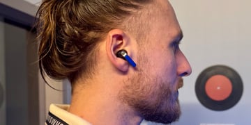 galaxy-buds-4-pro-side-profile
